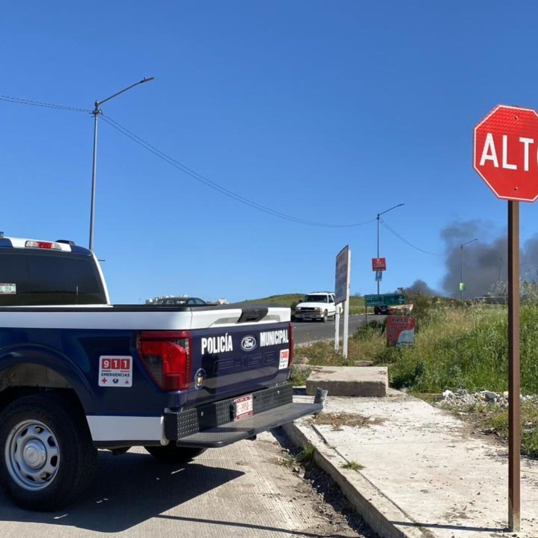 La Policía Municipal de Playas de Rosarito mantiene cerrado el acceso.