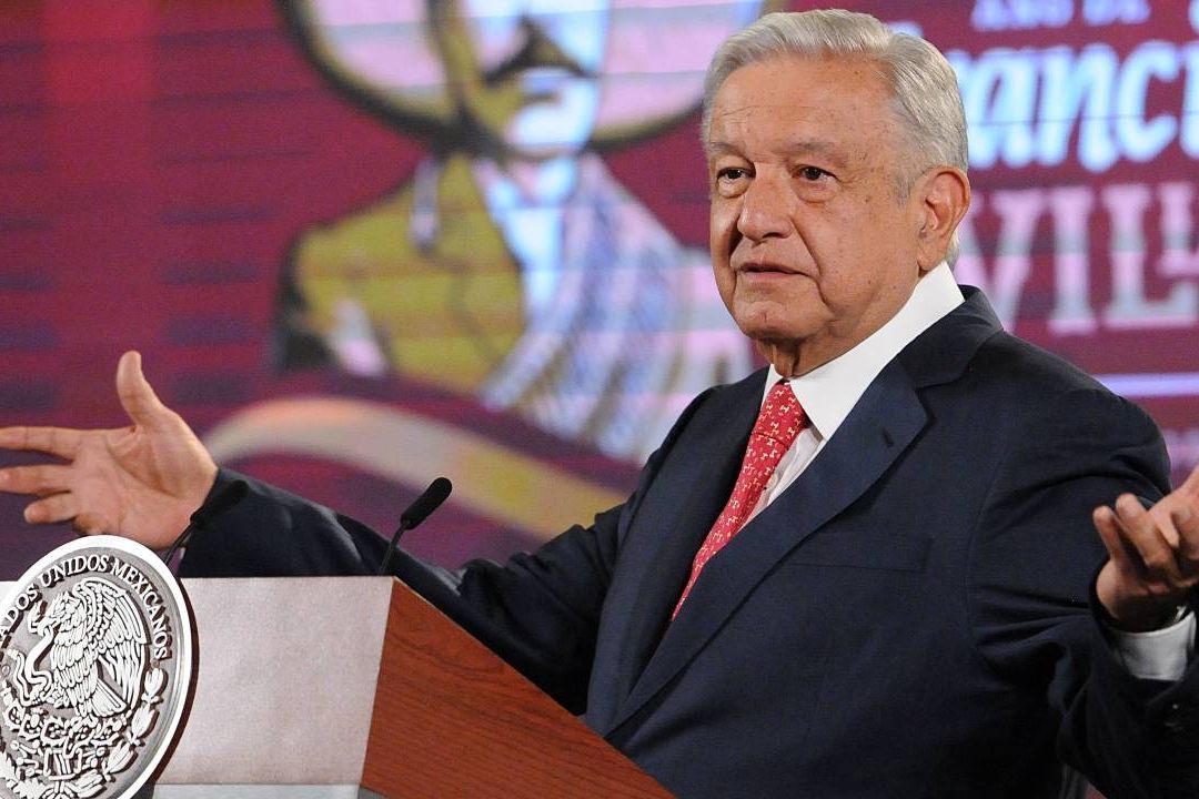 El presidente Andrés Manuel López Obrador presenta su mañanera desde Palacio Nacional
