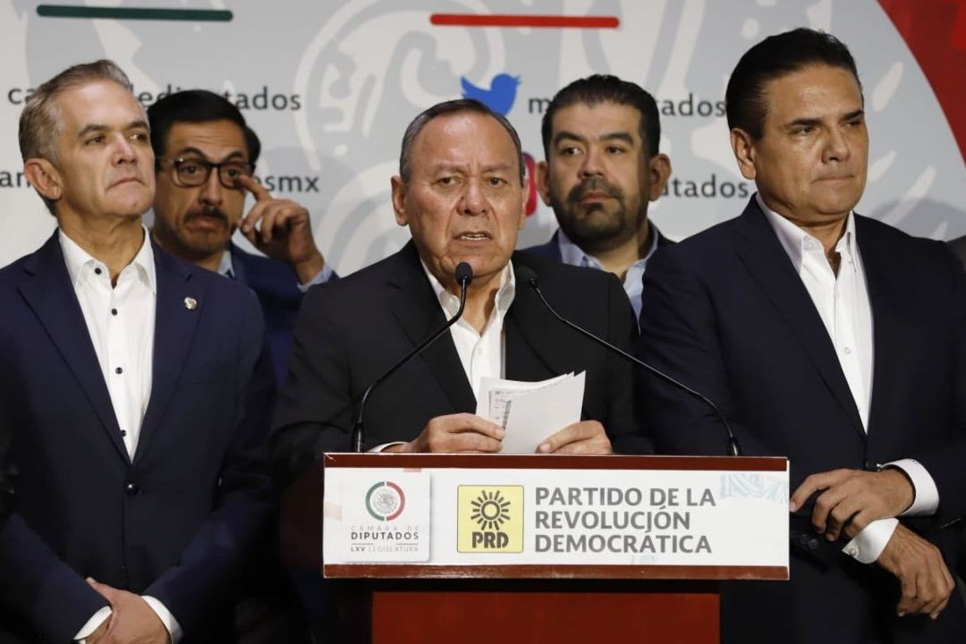 PRD se queda en el Frente Amplio Por México