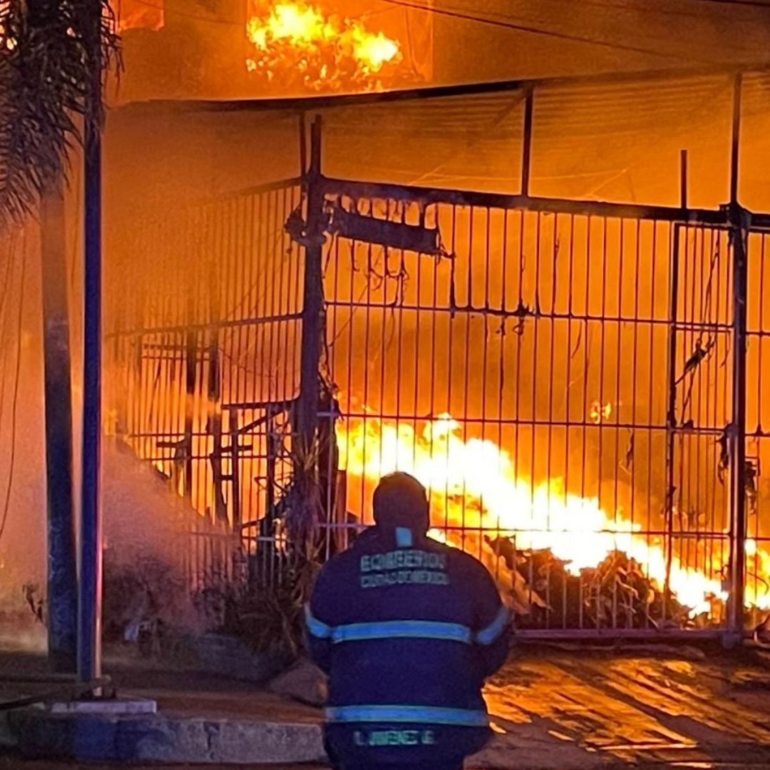 Incendio consume un inmueble en la GAM