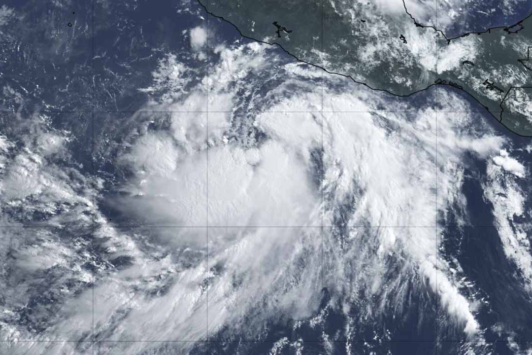 Hilary impactará en Baja California Sur y Baja California