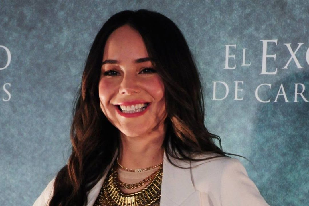 Camila Sodi Produce y Protagoniza la Nueva Serie de ViX "Cualquier parecido"