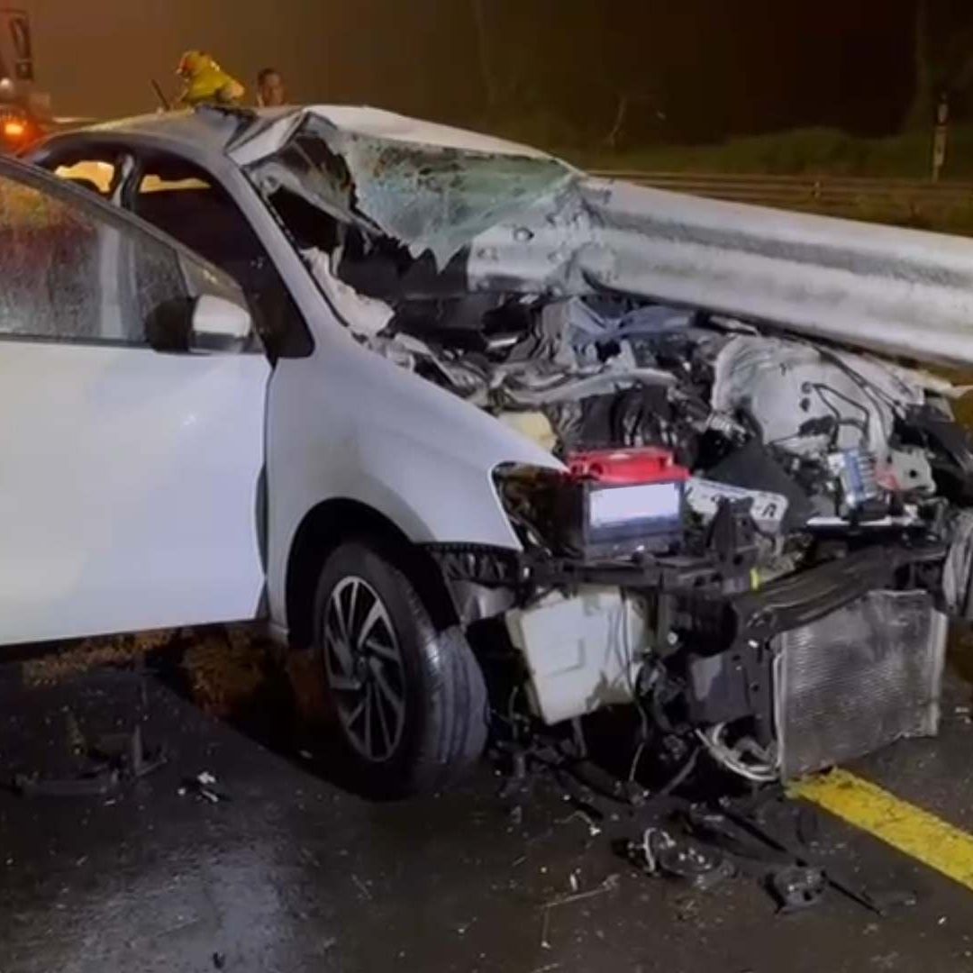 Dos Personas Quedan Atrapadas Dentro de Vehículo tras Choque en Libramiento Xalapa Coatepec Veracruz