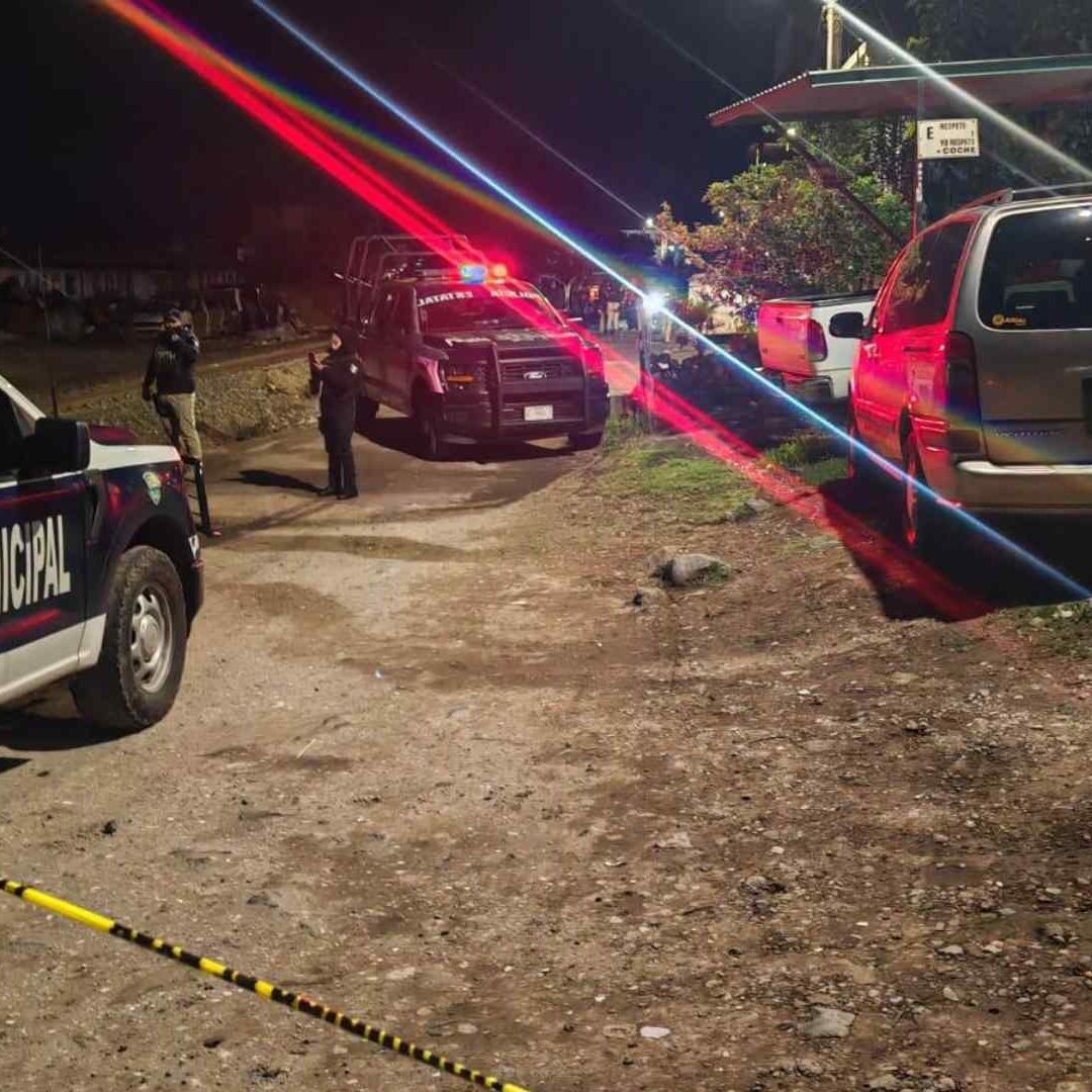 Hombre es Arrollado y Desplazado Varios Metros por Vehículo en Colonia Rafael Lucio Xalapa Veracruz