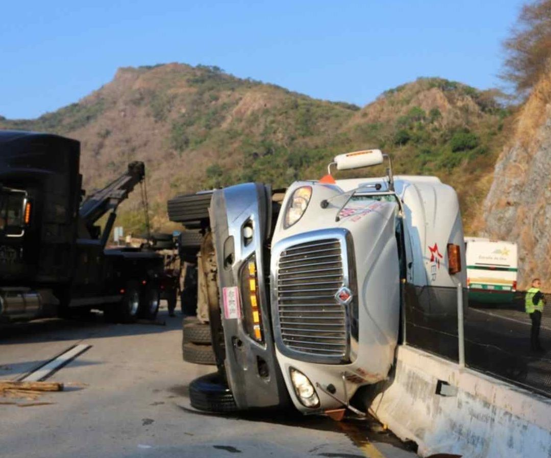 Vientos fuertes en autopista de Oaxaca. Foto: N+
