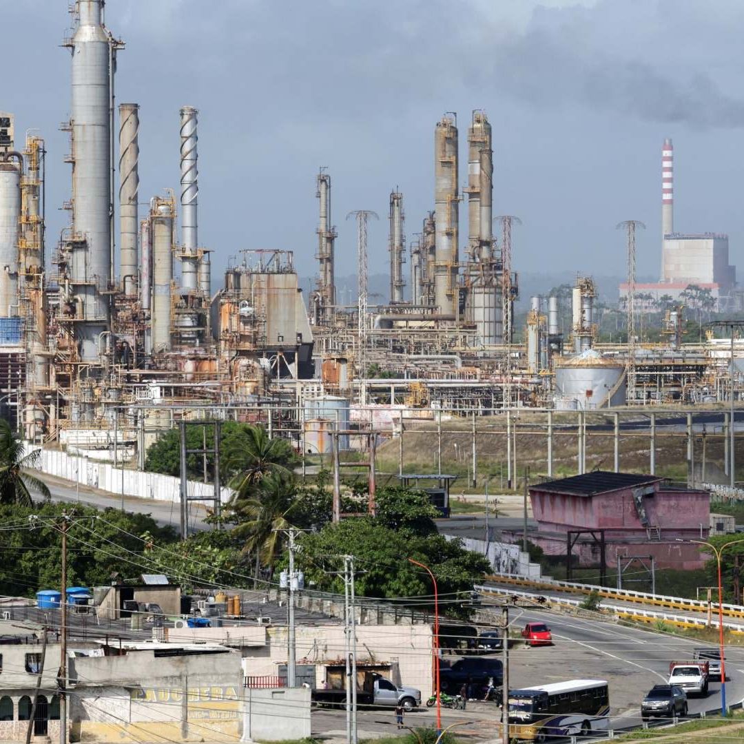 Trump Acepta Inversiones de China en Petróleo de Venezuela; Afirma que Ya Hay Acuerdo con India.