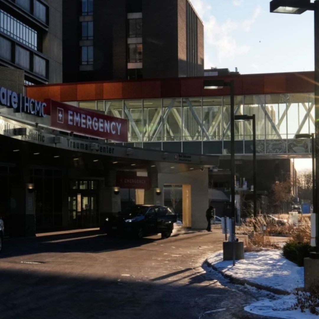 El hospital recordó a los empleados que los oficiales de ICE no pueden acceder a pacientes.