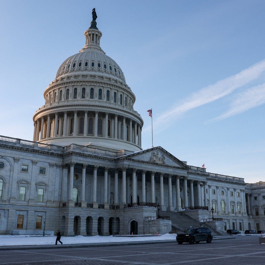Estados Unidos Entra en Parálisis Presupuestaria Que Se Espera Sea Breve