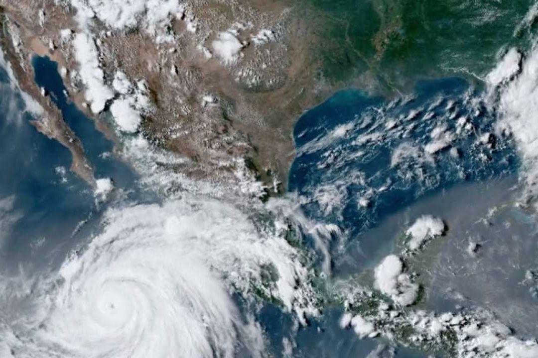 Huracán ‘Hillary’ se Fortalece a Categoría 4 en la Escala Saffir-Simpson