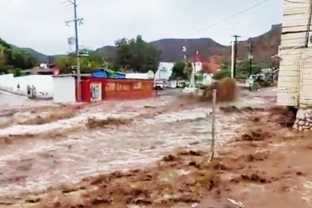 Huracán Hilary: Hombre Muere al Intentar Cruzar un Arroyo, en BCS