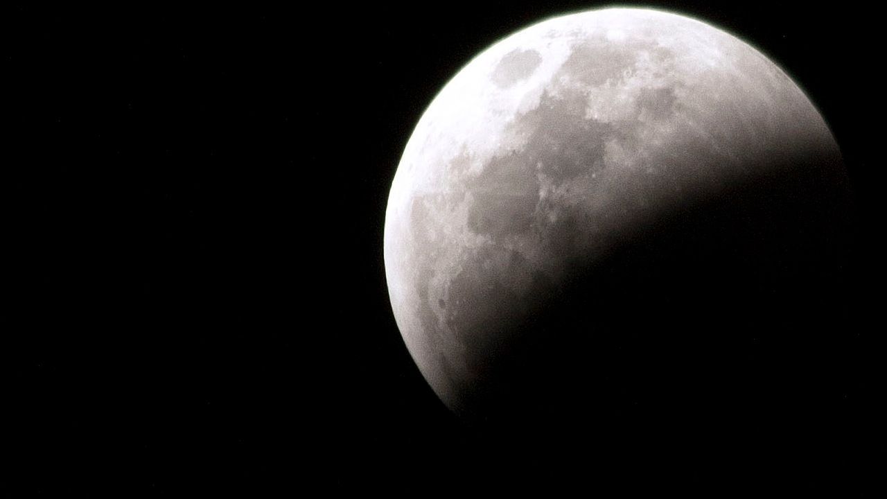 Nave Espacial Rusa Choca con la Luna