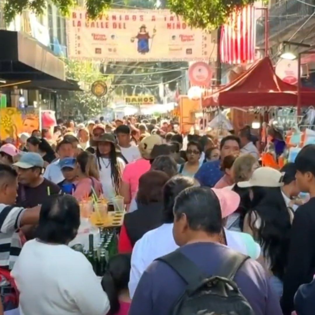 Fieles Se Preparan para el Día de la Candelaria en la Ciudad de México
