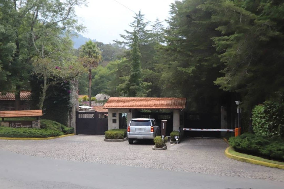 FGJ abre investigación por asalto a casa de Miguel Bosé; no han presentado denuncia