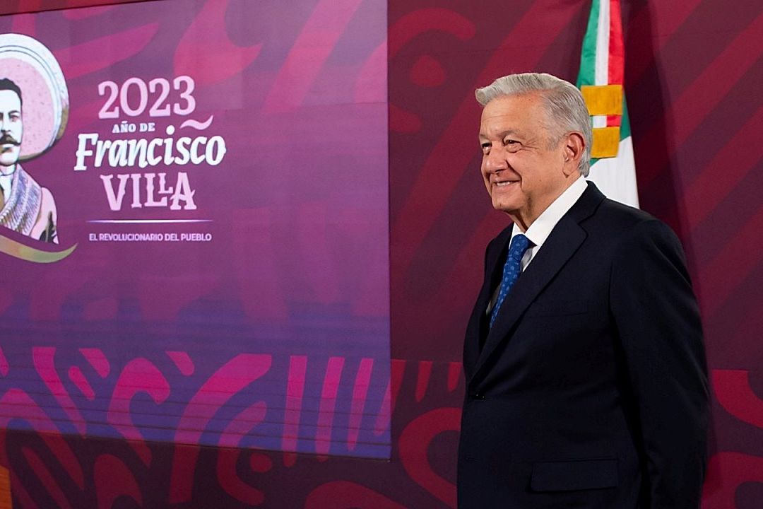 El presidente Andrés Manuel López Obrador presenta su mañanera desde Palacio Nacional