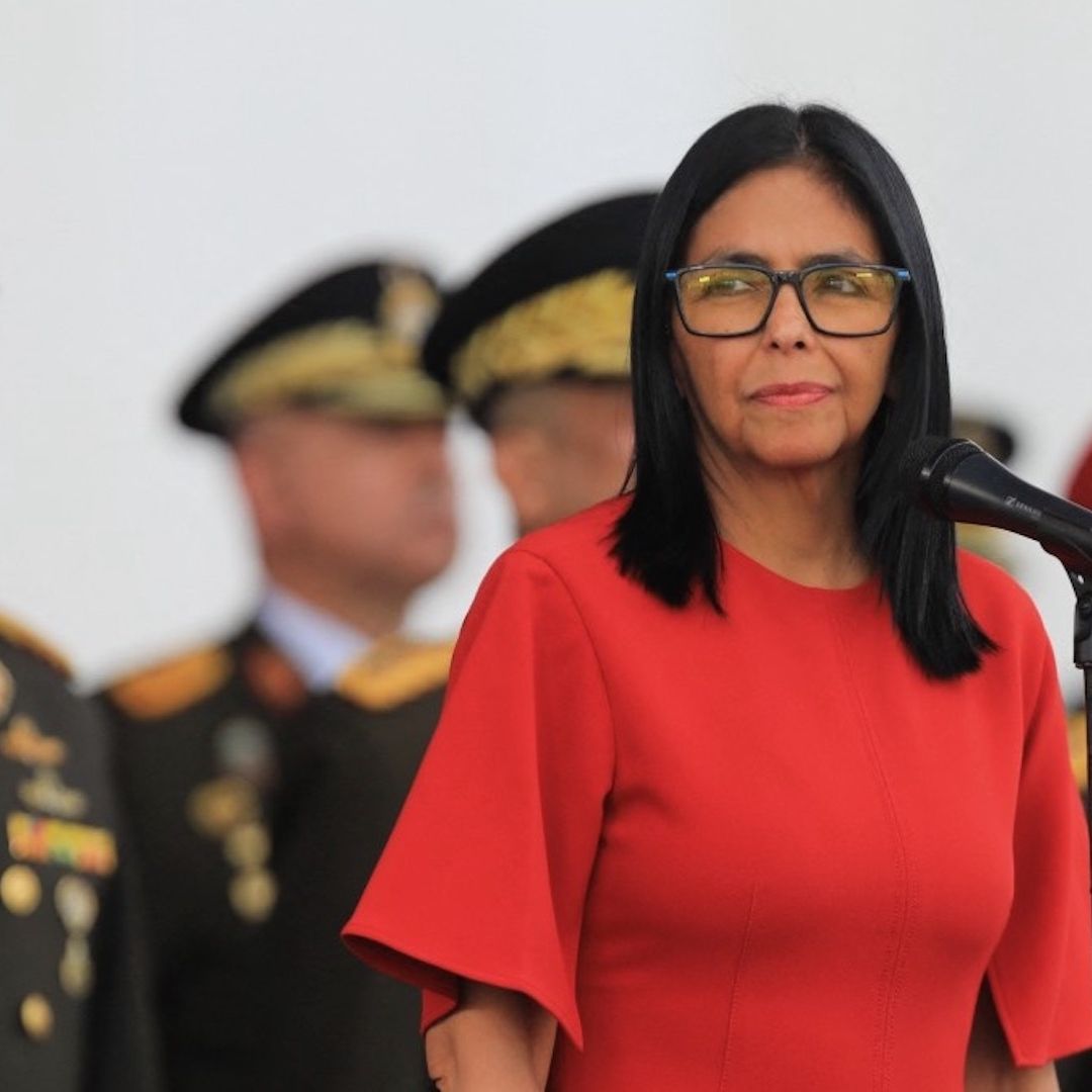 Delcy Rodríguez recibió insignia como comandante de las Fuerzas Armadas