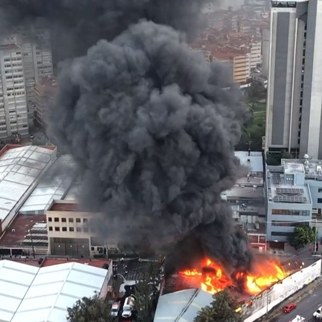Unidades de bomberos se desplazaron al lugar del incidente.