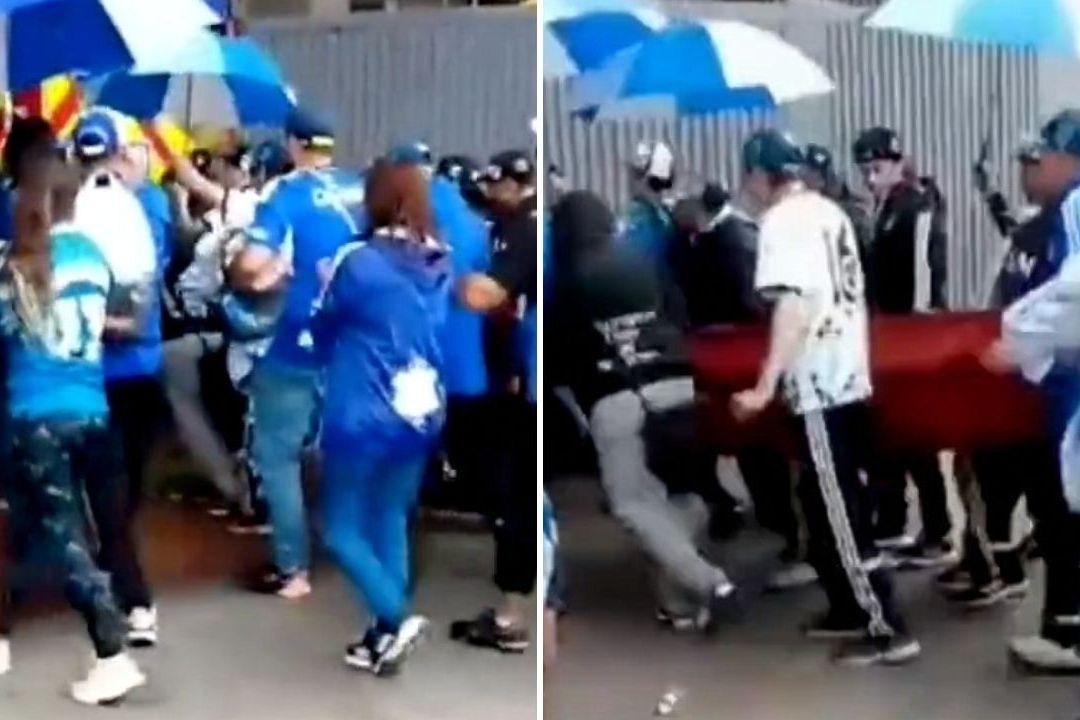 Aficionados metieron el ataúd con su amigo muerto a un estadio de futbol
