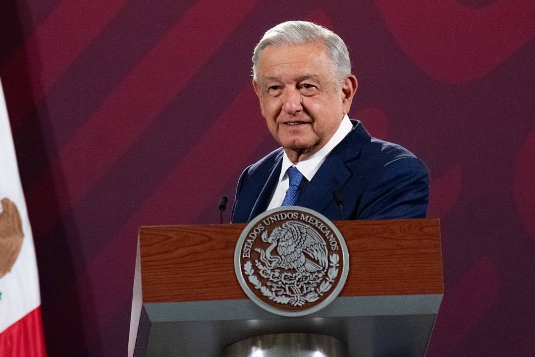 El presidente Andrés Manuel López Obrador presenta su mañanera desde Palacio Nacional