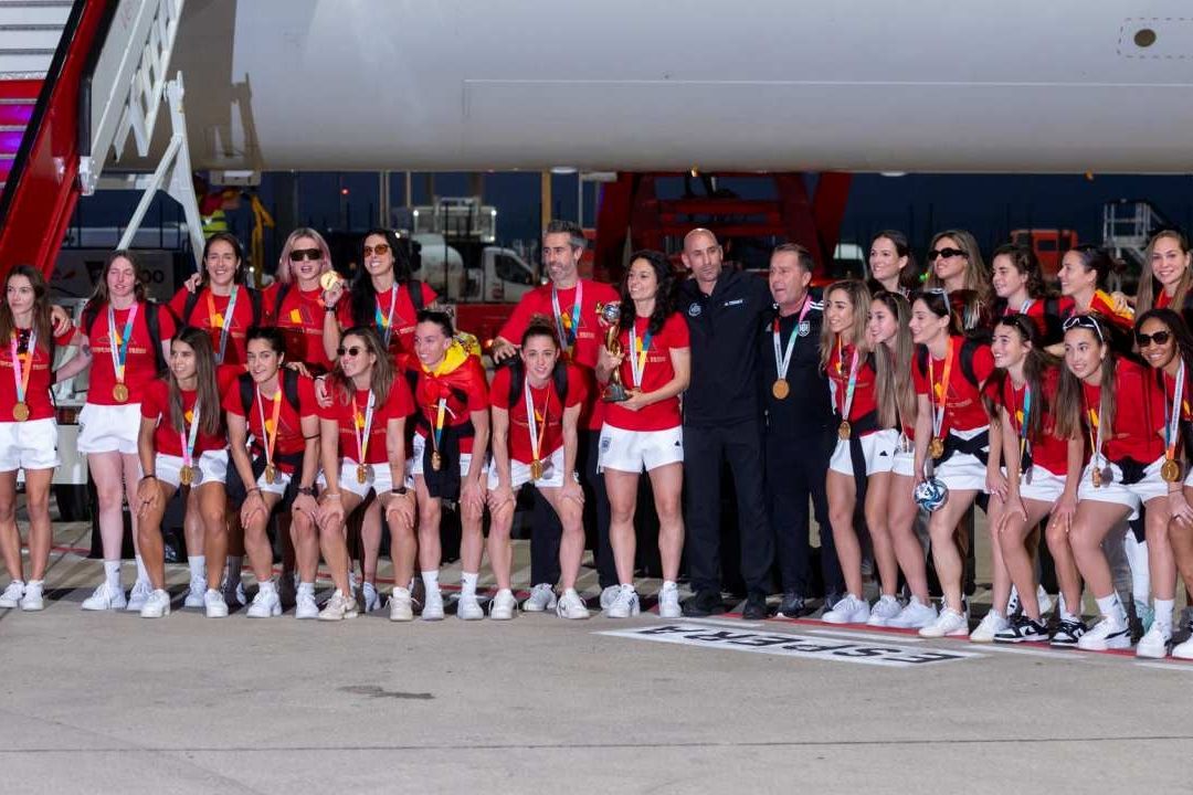 Jugadoras de selección de España renunciarían si Luis Rubiales sigue en el cargo