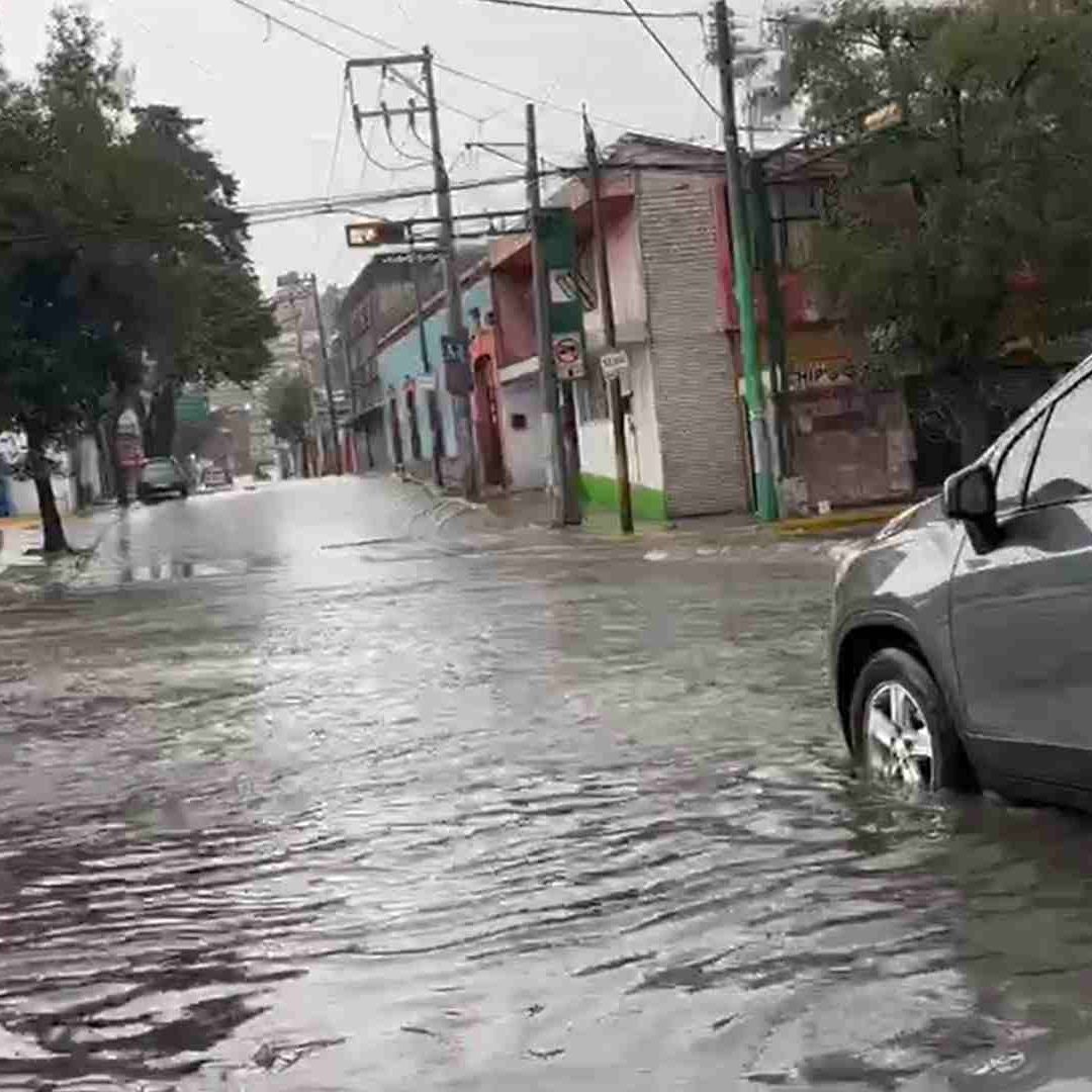 Echarcamientos y Desbordamiento del Río Tejalpa, Dejan las Lluvias en Toluca