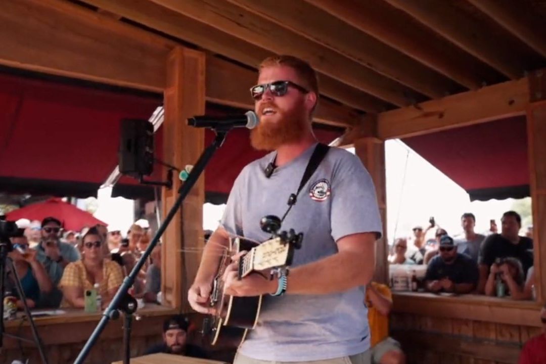 Oliver Anthony, el Campesino que Desbancó a Taylor Swift