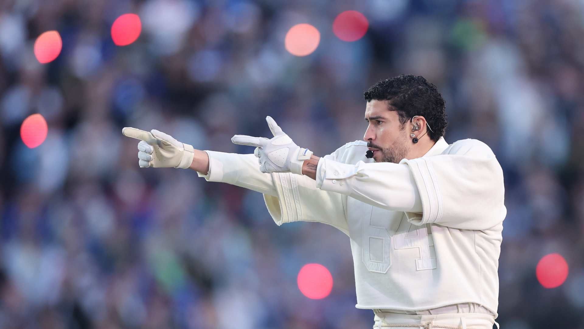 Polémica por Bad Bunny en el Super Bowl: Exigen Investigar el Show por 'Contenido Indecente'