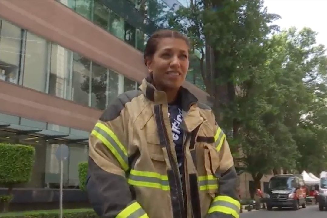 La bombera Citlalli Ramírez corrió el maratón de CDMX