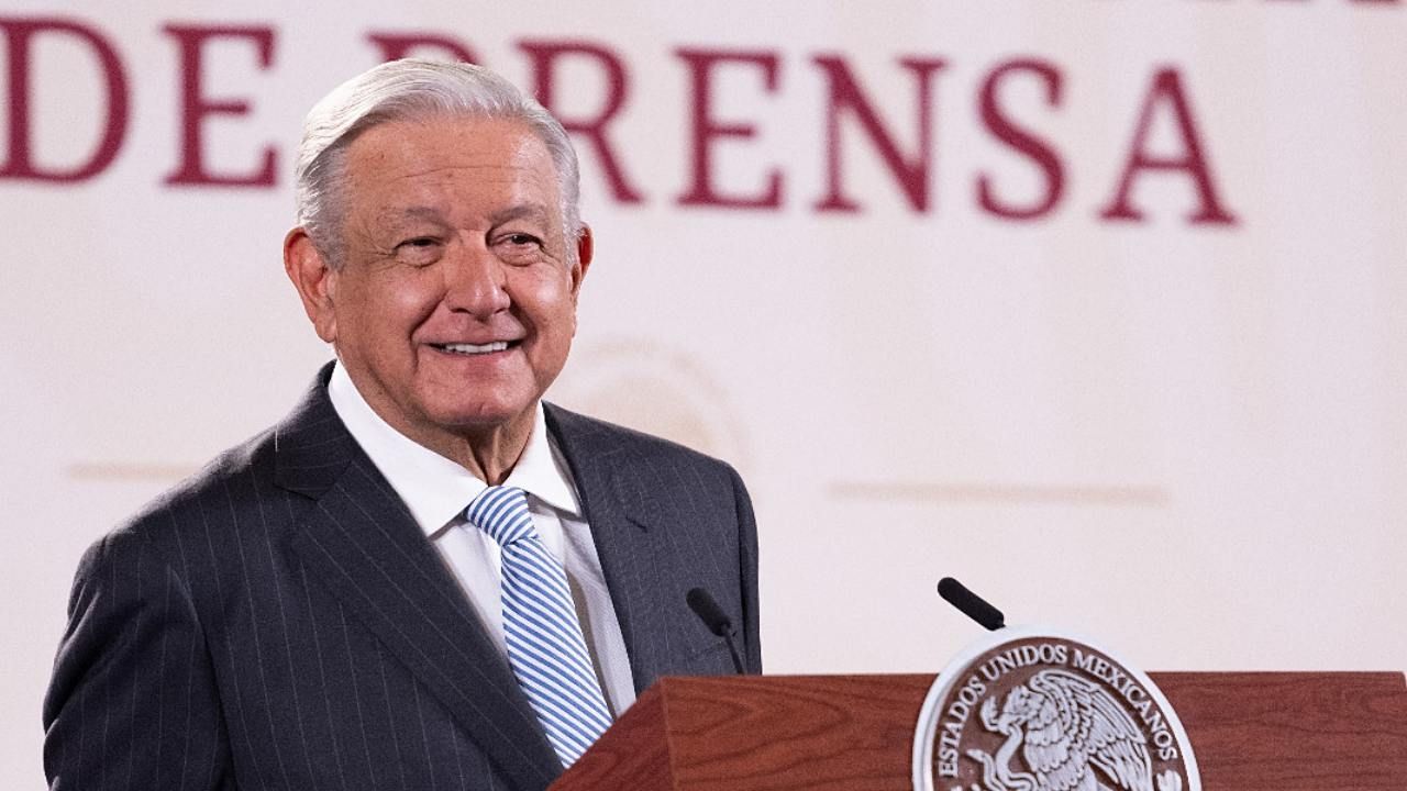 El presidente Andrés Manuel López Obrador presenta su mañanera desde Palacio Nacional