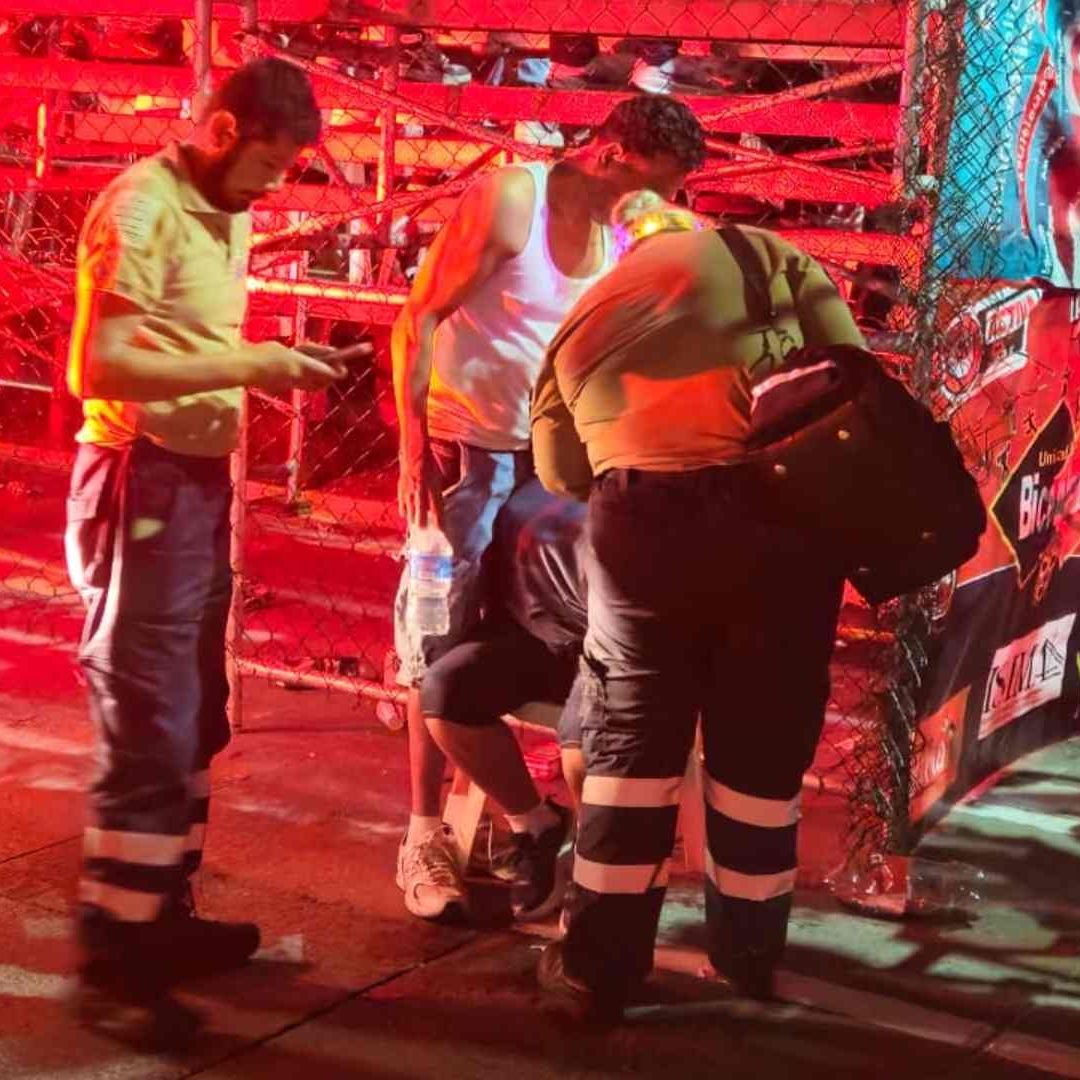 Mujer Termina Lesionada tras Caerle un Coco en la Cabeza Durante el Carnaval de Veracruz 2026 Boca del Río