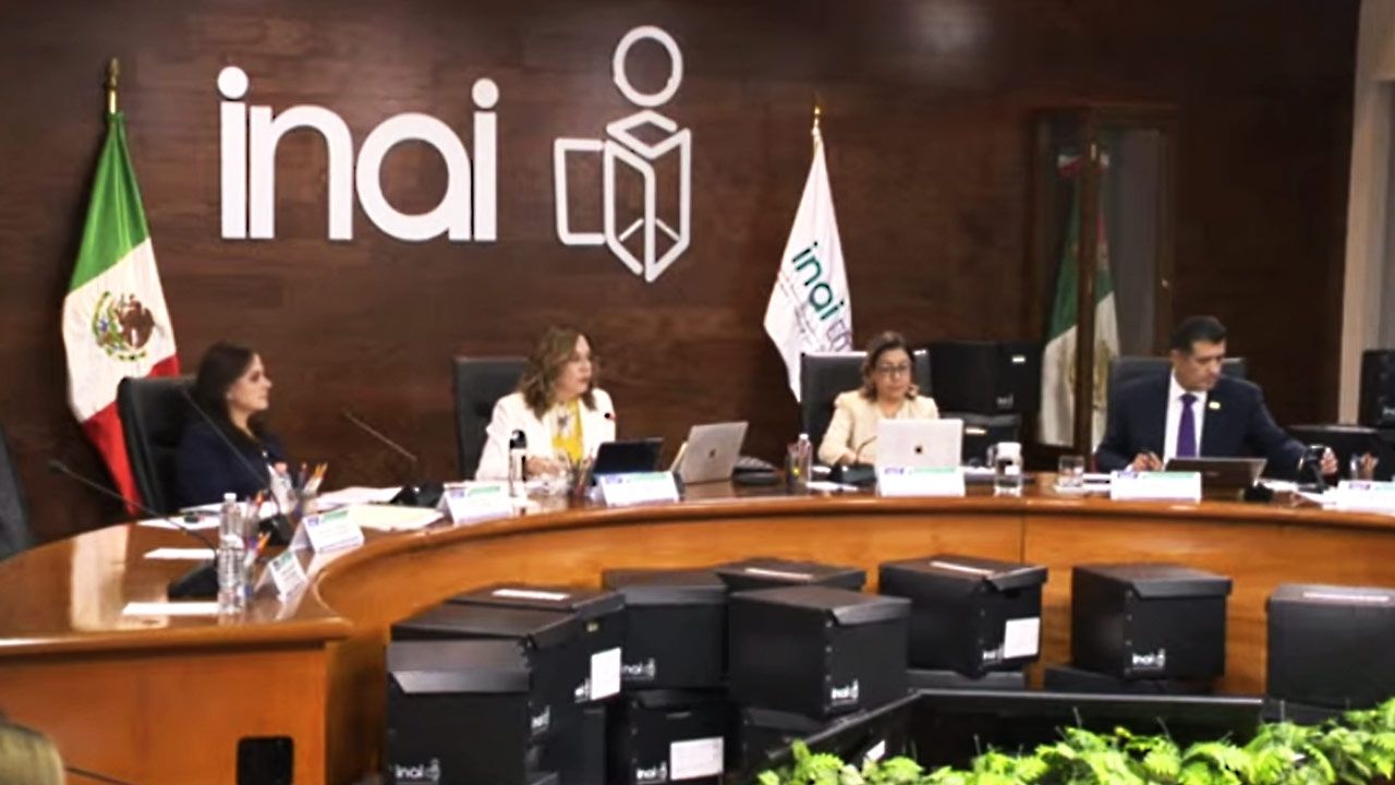 Comisionados del Inai previo a la sesión pública del 30 de agosto de 2023