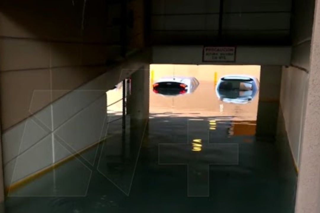 Se inunda estacionamiento en Benito Juárez, CDMX