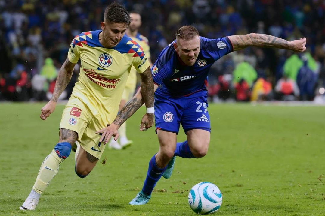 América Vence al Cruz Azul en el Clásico Joven en el Estadio Azteca