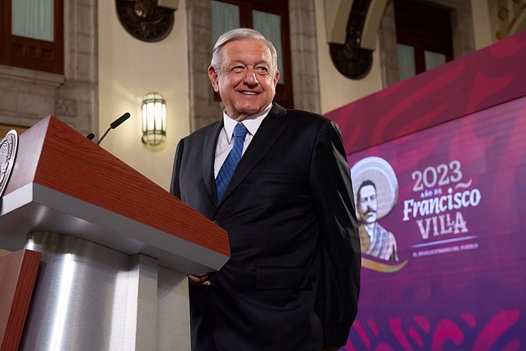 El presidente Andrés Manuel López Obrador presenta su mañanera desde Palacio Nacional
