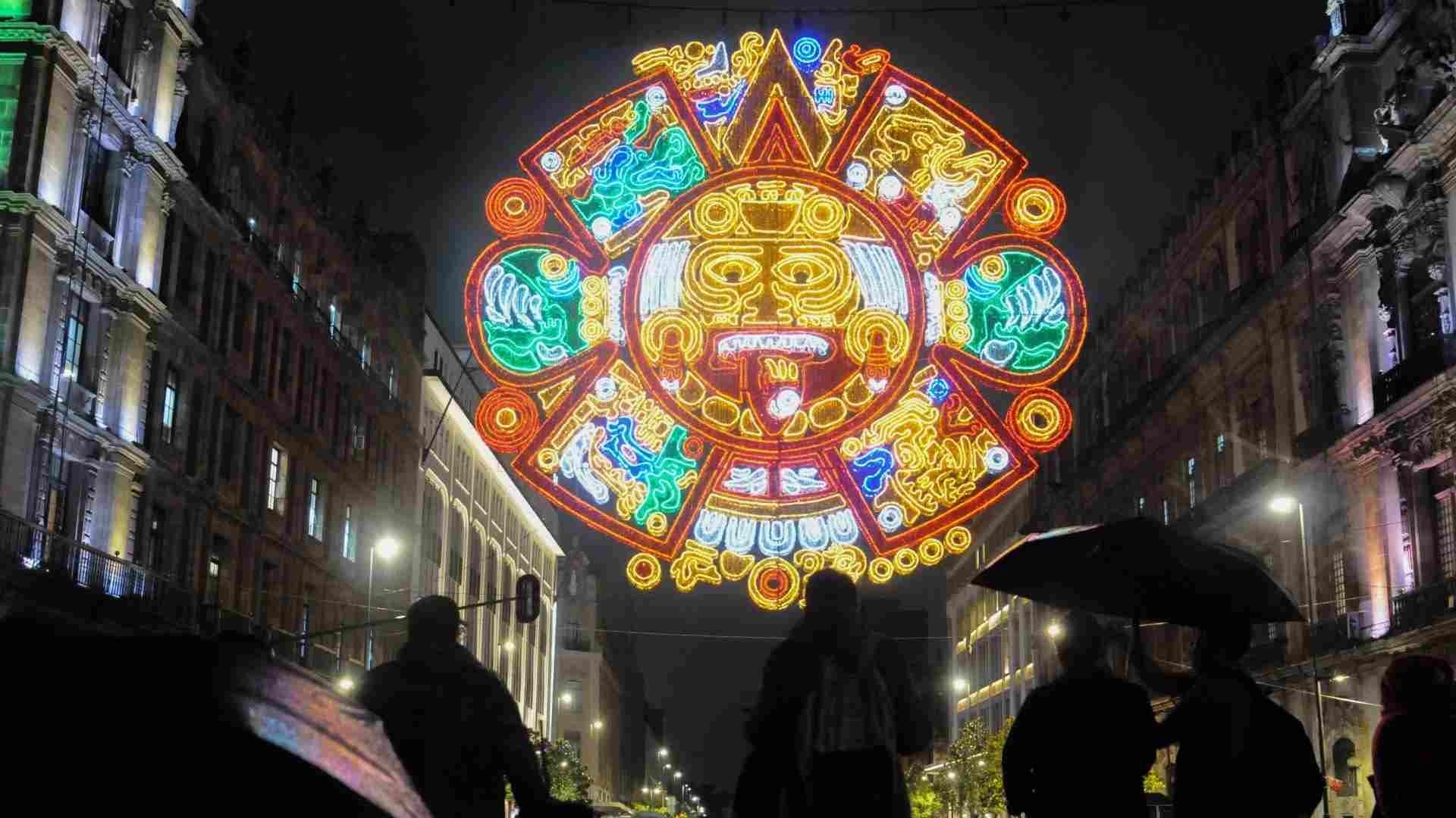Alumbrado patrio en el Zócalo CDMX este septiembre 2023