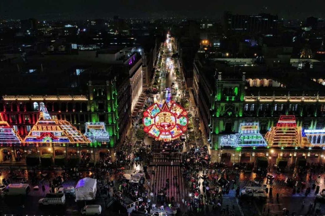 La Gran Tenochtitlan Luce en el Alumbrado Patrio del Zócalo de la CDMX