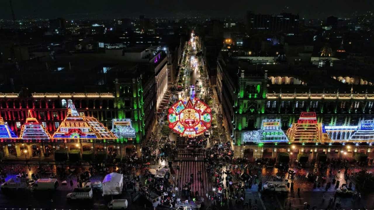 La Gran Tenochtitlan Luce en el Alumbrado Patrio del Zócalo de la CDMX