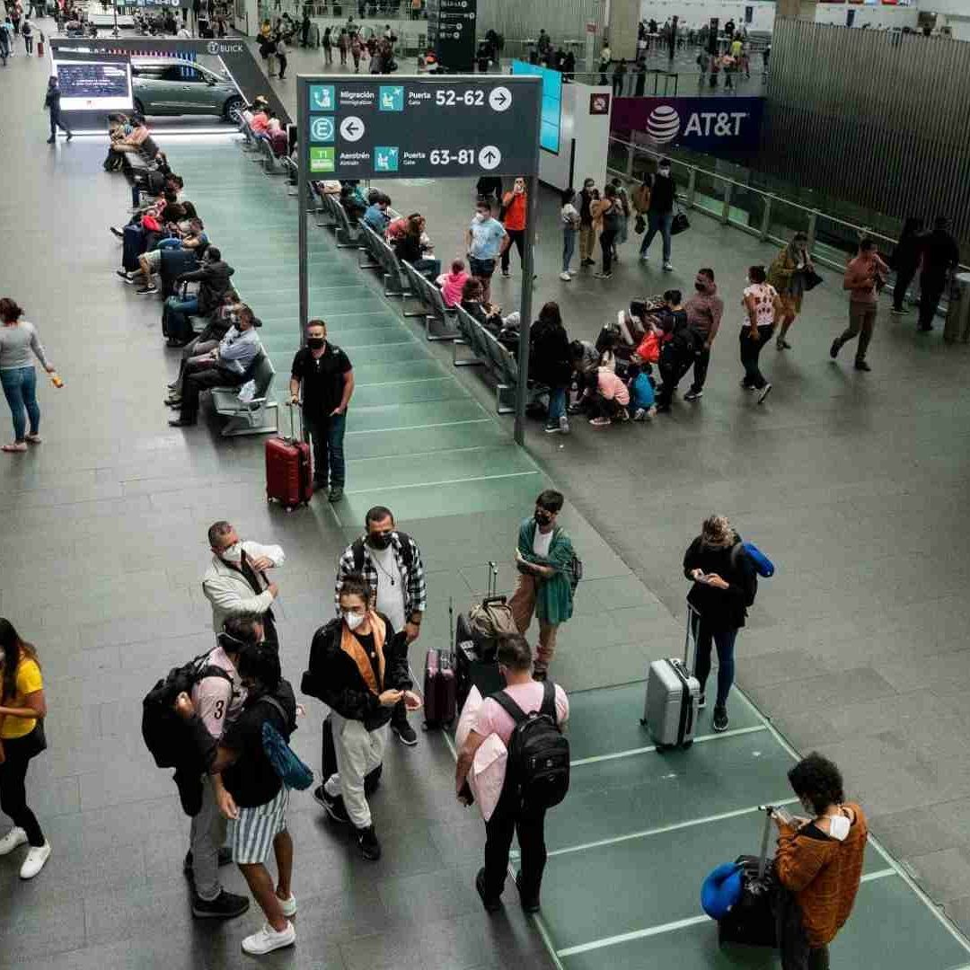 Usuarios de casas de cambio del AICM, víctimas de robo
