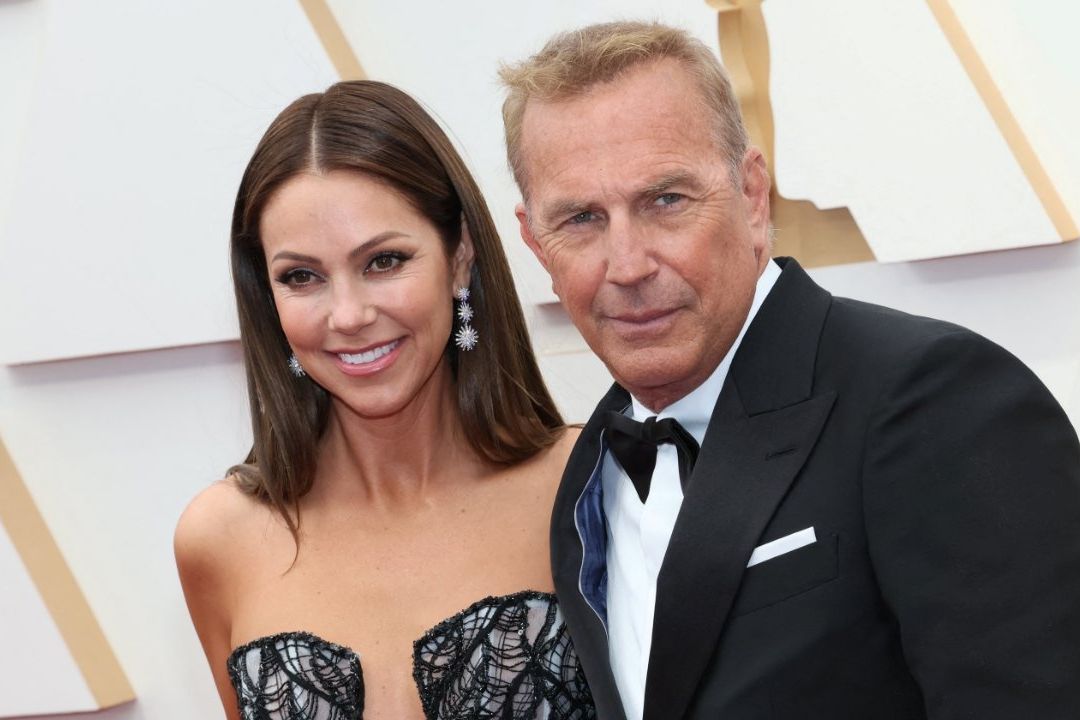 Piden aviones de lujo a Kevin Costner en divorcio