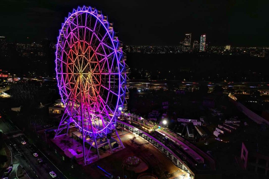 Encienden Rueda de la Fortuna Gigante del Parque Urbano Aztlán