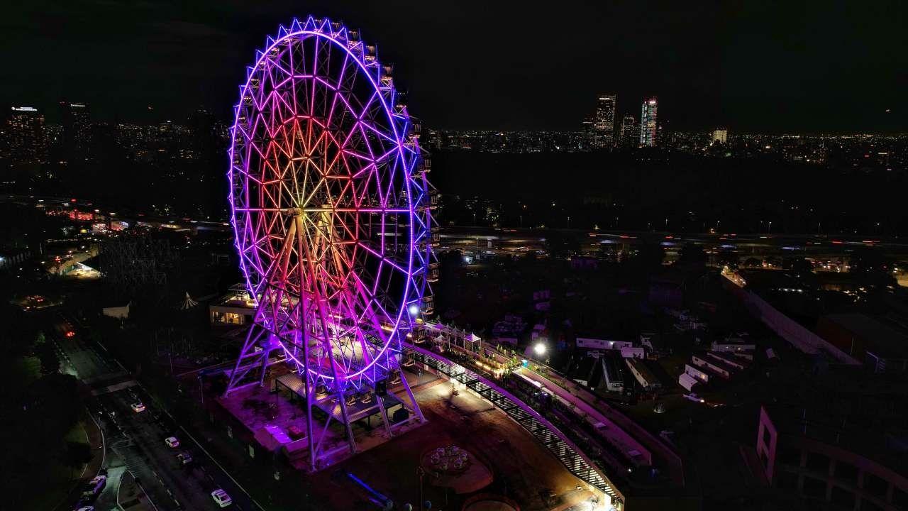 Encienden Rueda de la Fortuna Gigante del Parque Urbano Aztlán