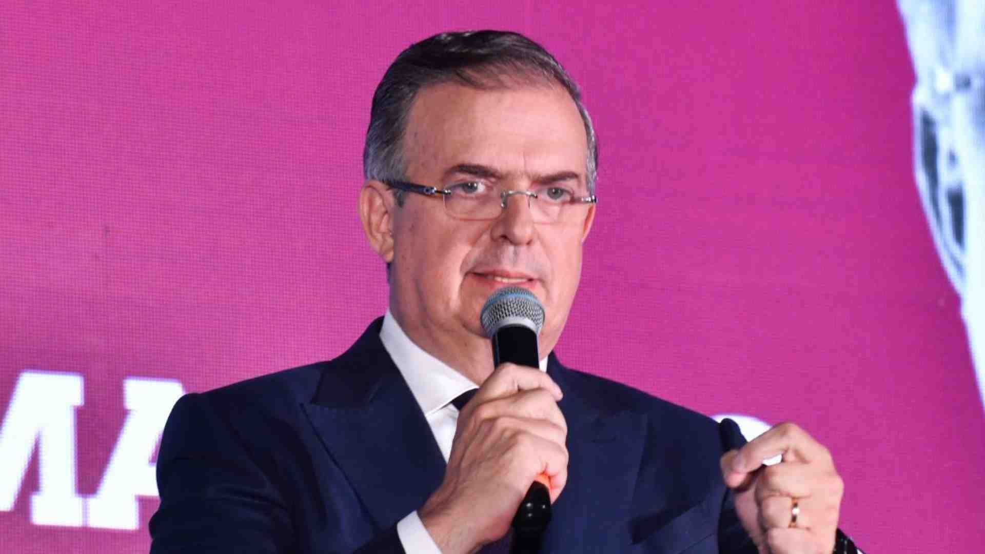 Marcelo Ebrard en conferencia