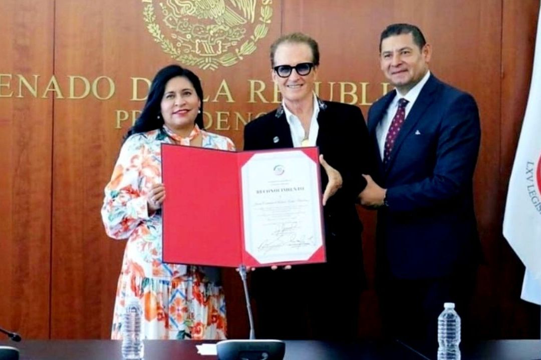 Emmanuel Recibe Reconocimiento en el Senado de la República