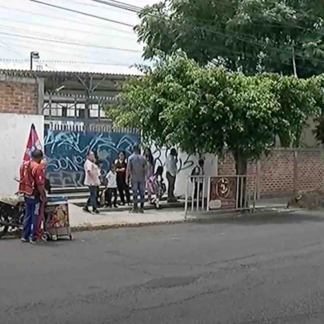 Alumna Droga a 8 Compañeros en Primaria de Tlaquepaque