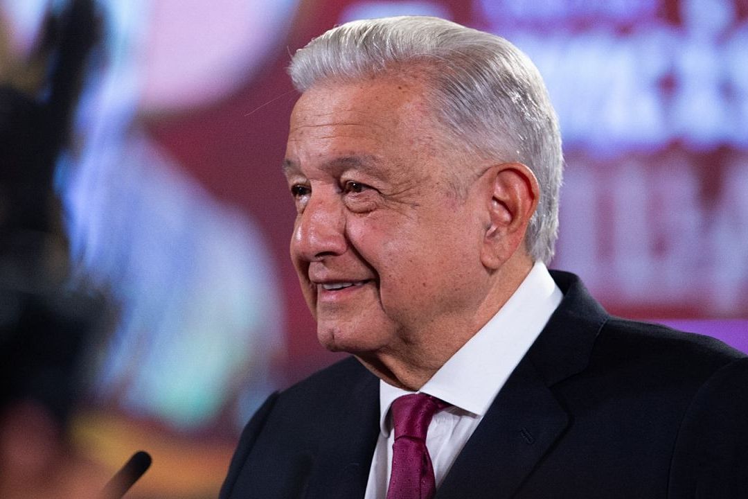 El presidente Andrés Manuel López Obrador presenta su mañanera desde Palacio Nacional