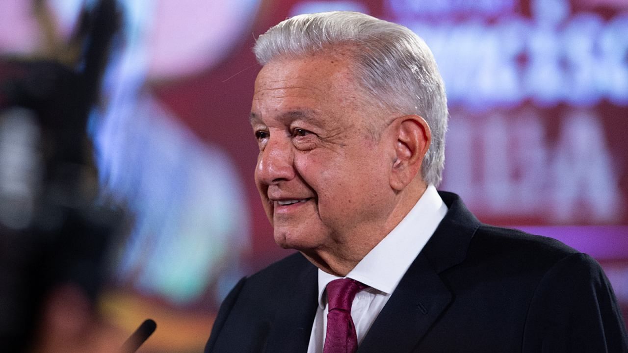 El presidente Andrés Manuel López Obrador presenta su mañanera desde Palacio Nacional