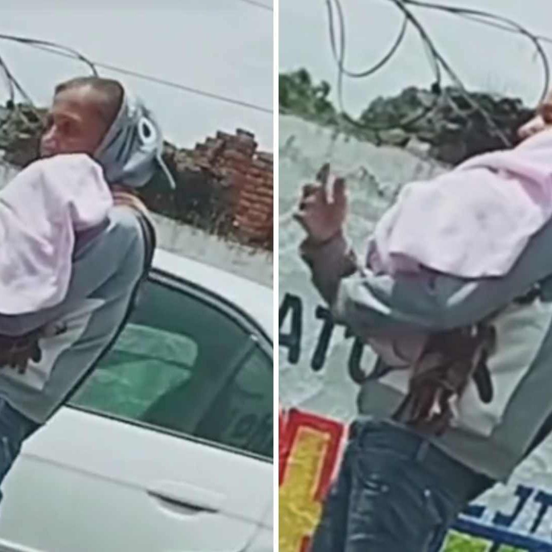 Mujer Carga a Perrito como Bebé para Pedir Limosna