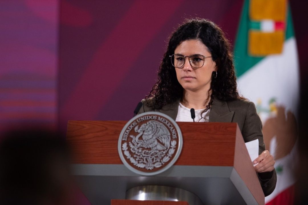 Luisa María Alcalde reconoce la importancia de las mujeres en la política.