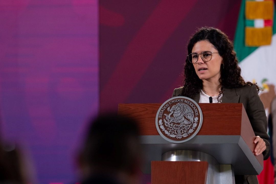 Luisa María Alcalde presenta conferencia de prensa en representación de AMLO