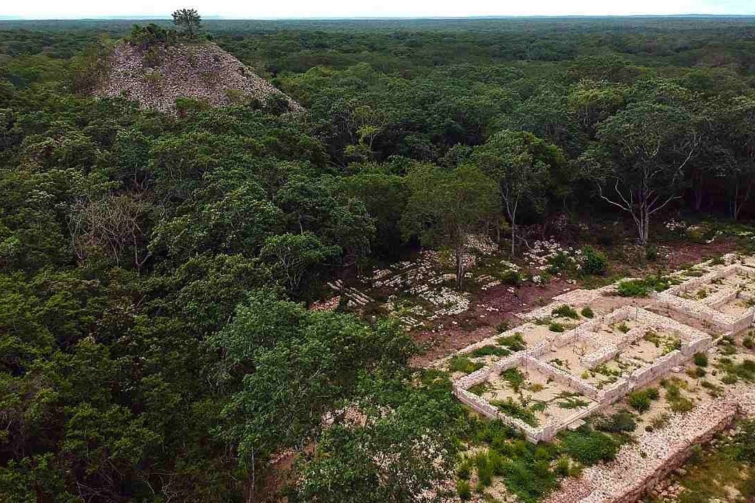 Localizan palacio maya en Kabah, ciudad prehispánica de la Ruta Puuc de Yucatán
