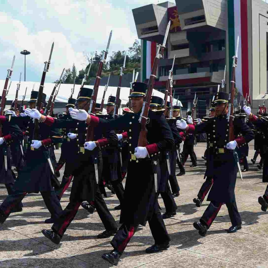 Cadetes en el Colegio Militar